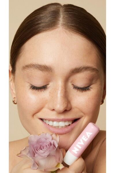 Nivea Dudak Peelingi Lipstick Kuşburnu Yağı